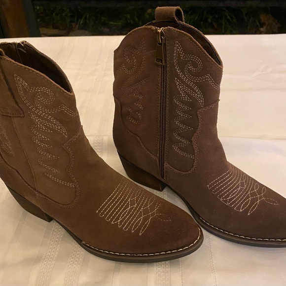 Aldo Shoes - Aldo Brown Suede Ankle Cowboy Boots Size 8.5